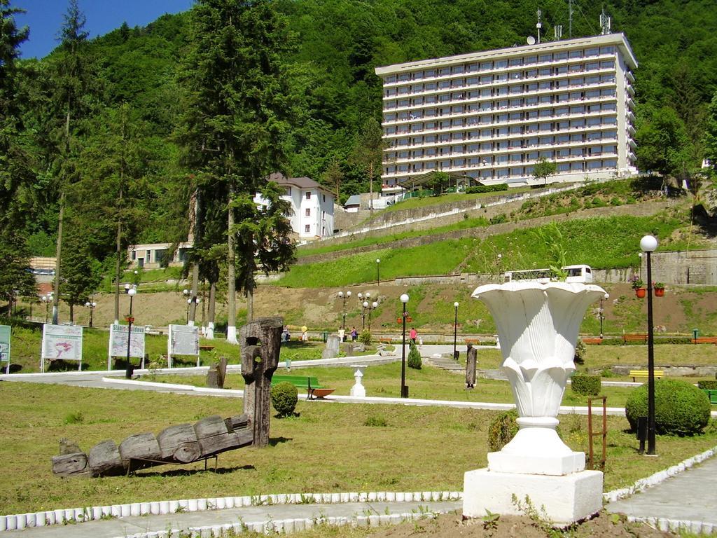 ホテルVenus Slănic-Moldova エクステリア 写真